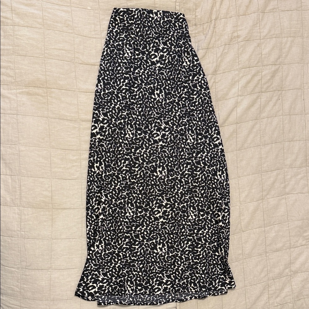BRAND NEW Black and White Silk Skirt
